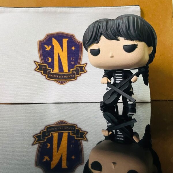 Fan funko - Merlina Addams con violonchelo - Imagen 3